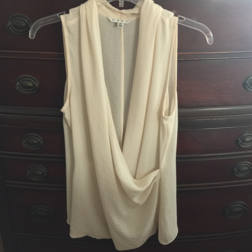 CAbi ivory crisscross top sz M
